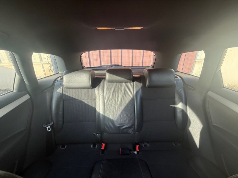 AUDI A3 PHASE 2 SPORTBACK S LINE 2.0 TDI 140CV 1ER MAIN 2011