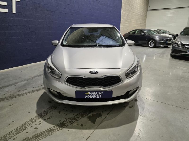 KIA CEE-D 1.6 CRDi 110ch Style / SUIVI COMPLET