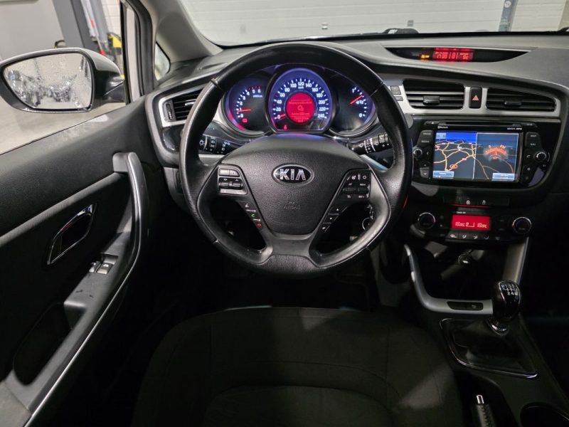 KIA CEE-D 1.6 CRDi 110ch Style / SUIVI COMPLET