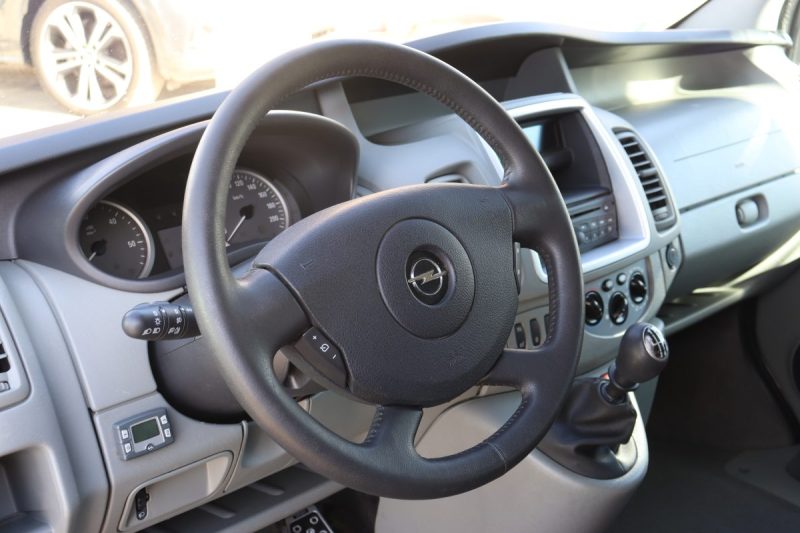 OPEL VIVARO TOUR 2.5 CDTI 145 COSMO 7 PLACES 