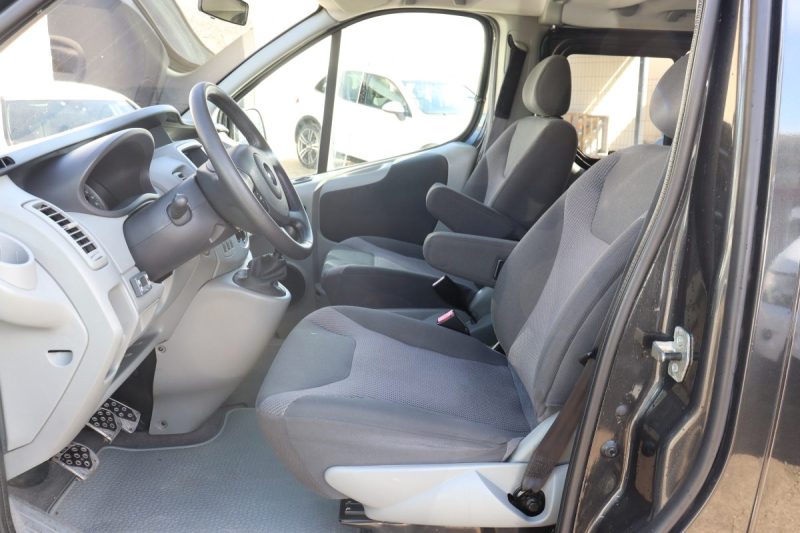 OPEL VIVARO TOUR 2.5 CDTI 145 COSMO 7 PLACES 