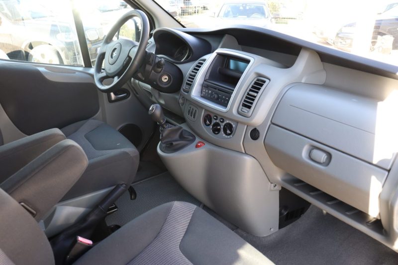 OPEL VIVARO TOUR 2.5 CDTI 145 COSMO 7 PLACES 