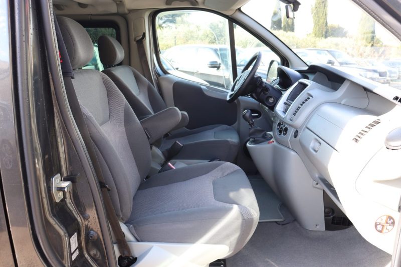 OPEL VIVARO TOUR 2.5 CDTI 145 COSMO 7 PLACES 