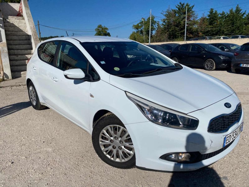KIA CEE-D 2 1.4 CRDI - 16V TURBO 2014