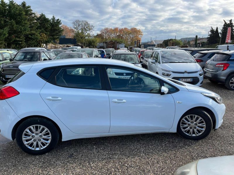 KIA CEE-D 2 1.4 CRDI - 16V TURBO 2014