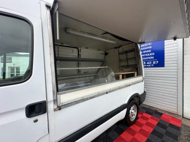 RENAULT MASTER II FOOD TRUCK 2.5d 
