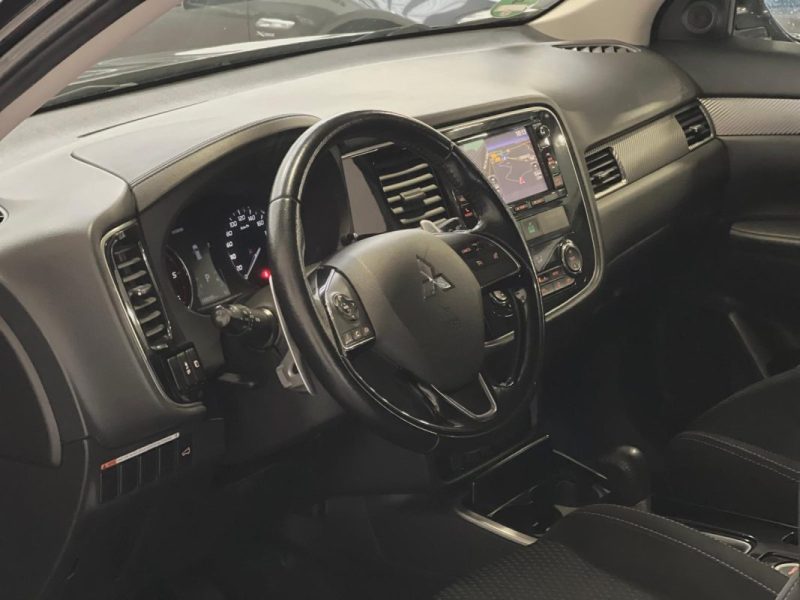 MITSUBISHI OUTLANDER 2.2 DI-D 150CH DIAMOND EDITION 