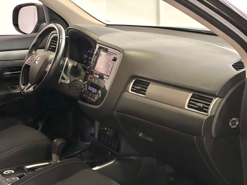 MITSUBISHI OUTLANDER 2.2 DI-D 150CH DIAMOND EDITION 