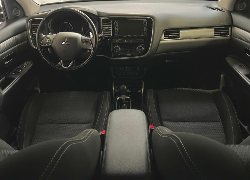 MITSUBISHI OUTLANDER 2.2 DI-D 150CH DIAMOND EDITION 