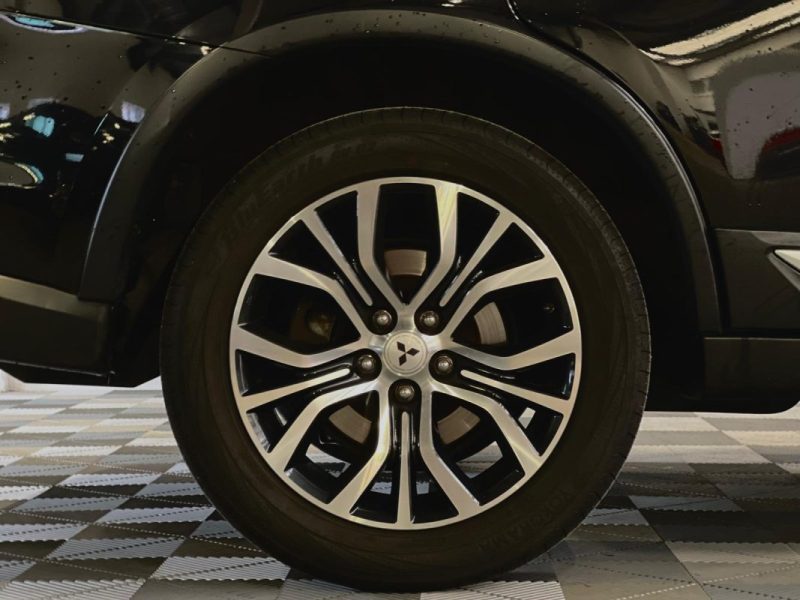 MITSUBISHI OUTLANDER 2.2 DI-D 150CH DIAMOND EDITION 