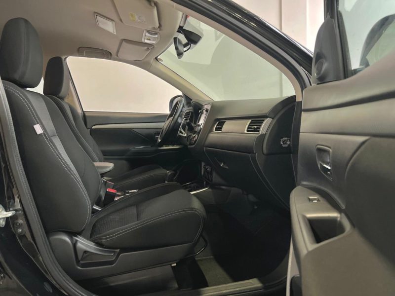 MITSUBISHI OUTLANDER 2.2 DI-D 150CH DIAMOND EDITION 