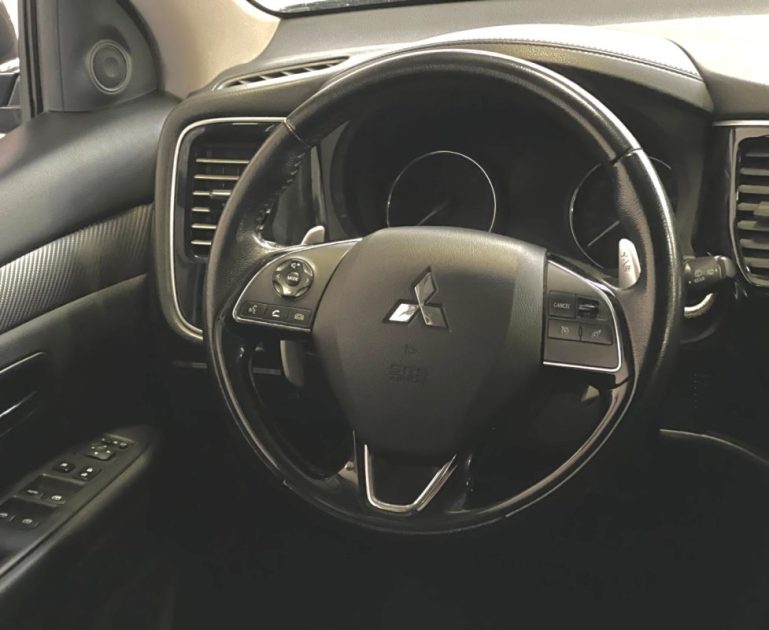 MITSUBISHI OUTLANDER 2.2 DI-D 150CH DIAMOND EDITION 