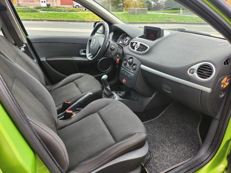 RENAULT CLIO III (PH2) 1.2 101CH  