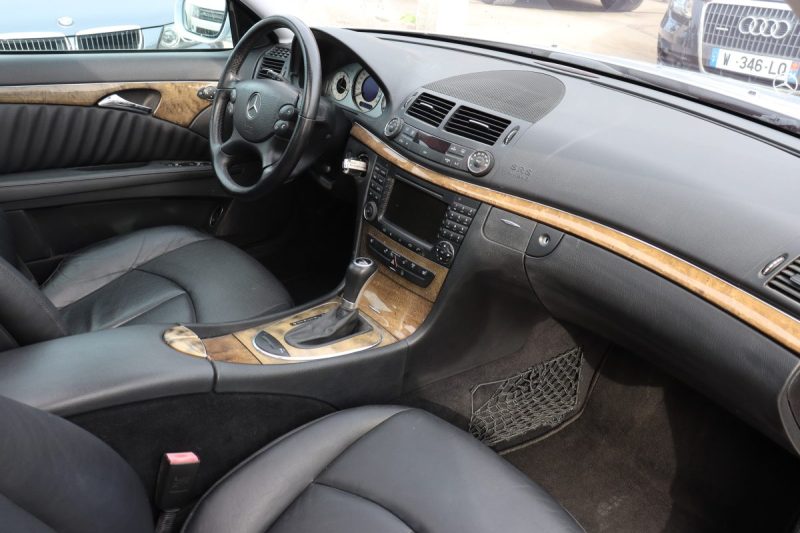 MERCEDES CLASSE E 280 V6 AVANTGARDE 7GTRO 