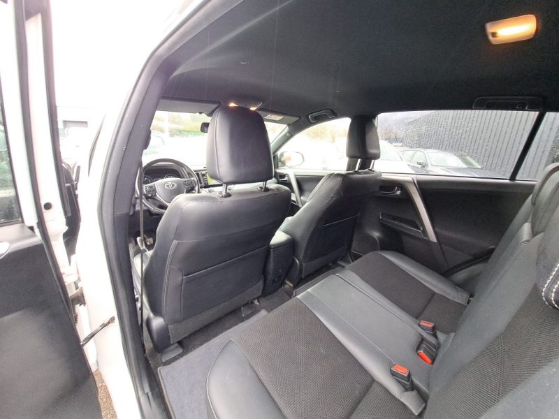 TOYOTA RAV4 2.0 D-4D 143 CV DYNAMIQUE GPS ENTRETIEN COMPLET TOYOTA 2017