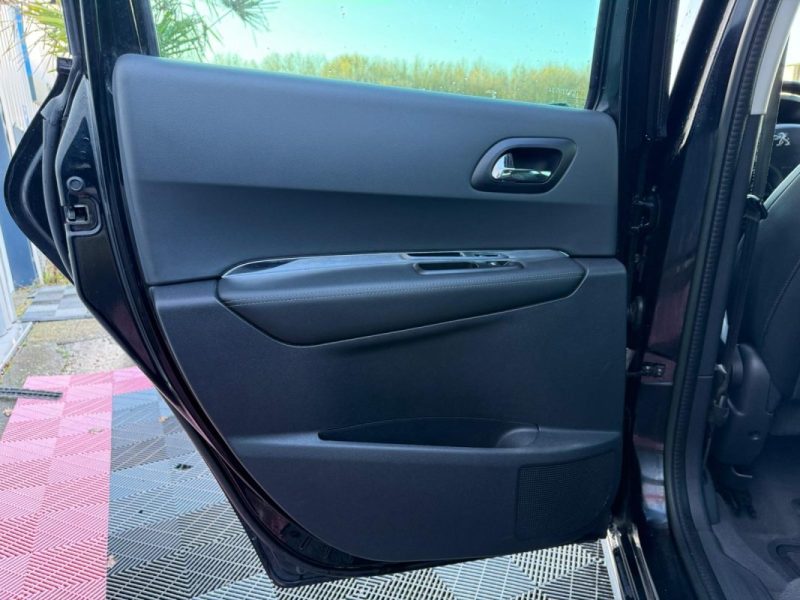 PEUGEOT 3008 2.0 HDI HYBRID 200CV BVA GARANTIE 6 MOIS