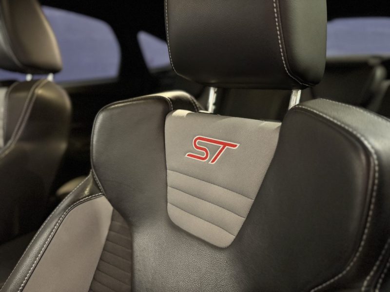 FORD FOCUS ST 2.0 ECOBOOST 250 ch - SUIVI D ENTRETIEN COMPLET