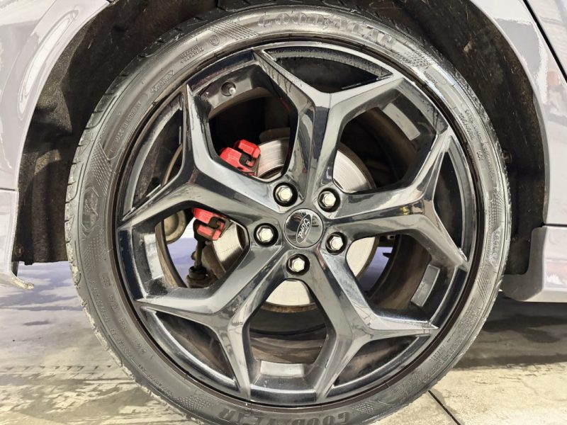 FORD FOCUS ST 2.0 ECOBOOST 250CH - SUIVI D'ENTRETIEN COMPLET 