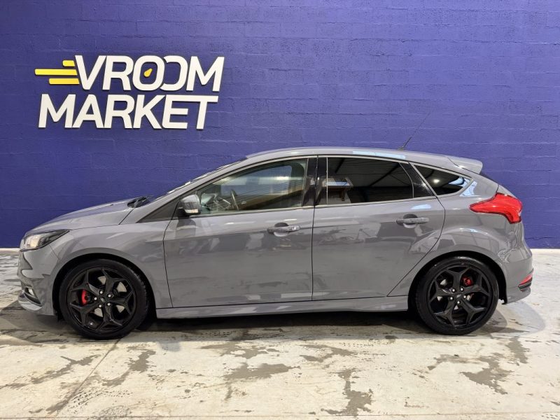 FORD FOCUS ST 2.0 ECOBOOST 250CH - SUIVI D'ENTRETIEN COMPLET 