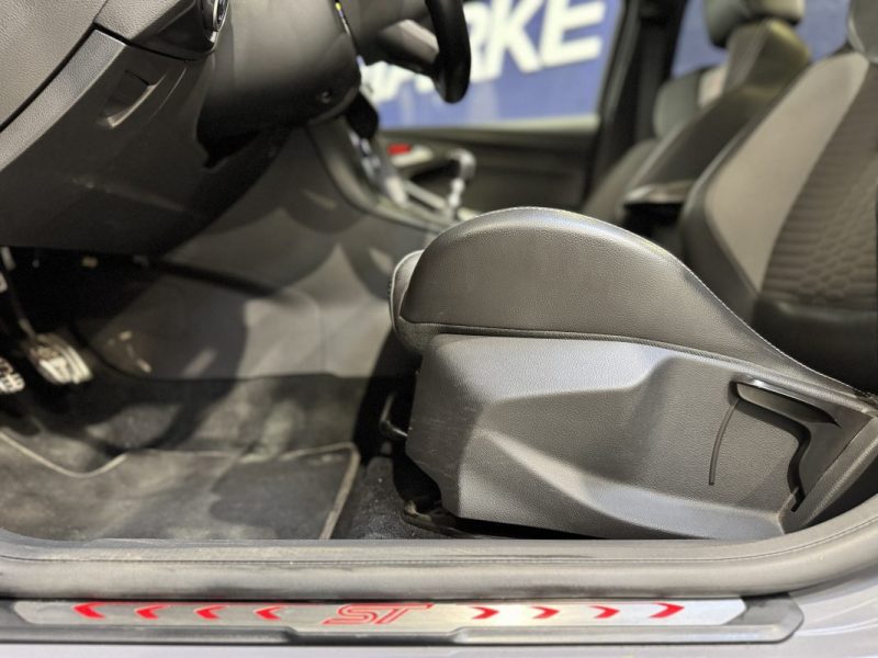 FORD FOCUS ST 2.0 ECOBOOST 250 ch - SUIVI D ENTRETIEN COMPLET