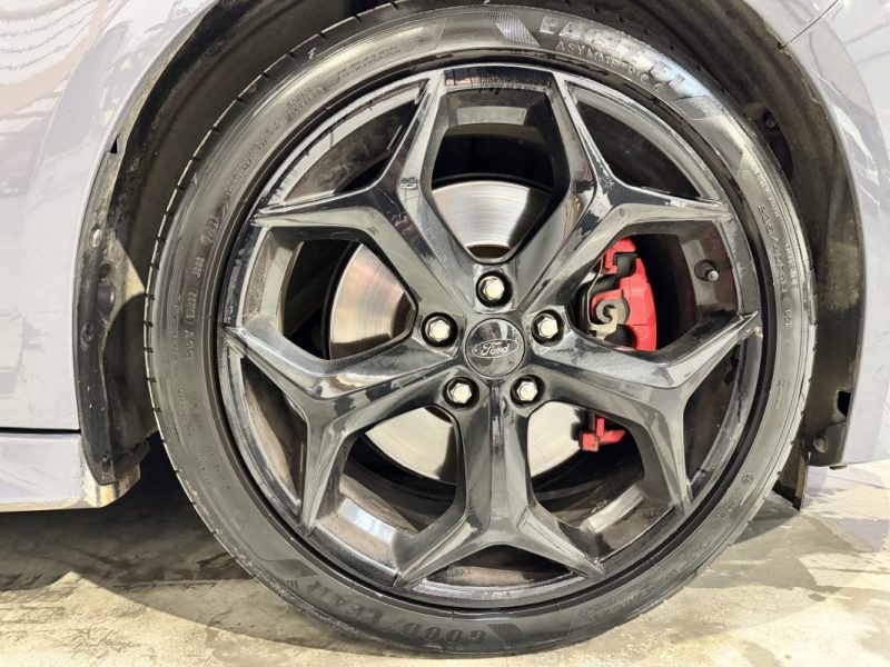 FORD FOCUS ST 2.0 ECOBOOST 250CH - SUIVI D'ENTRETIEN COMPLET 