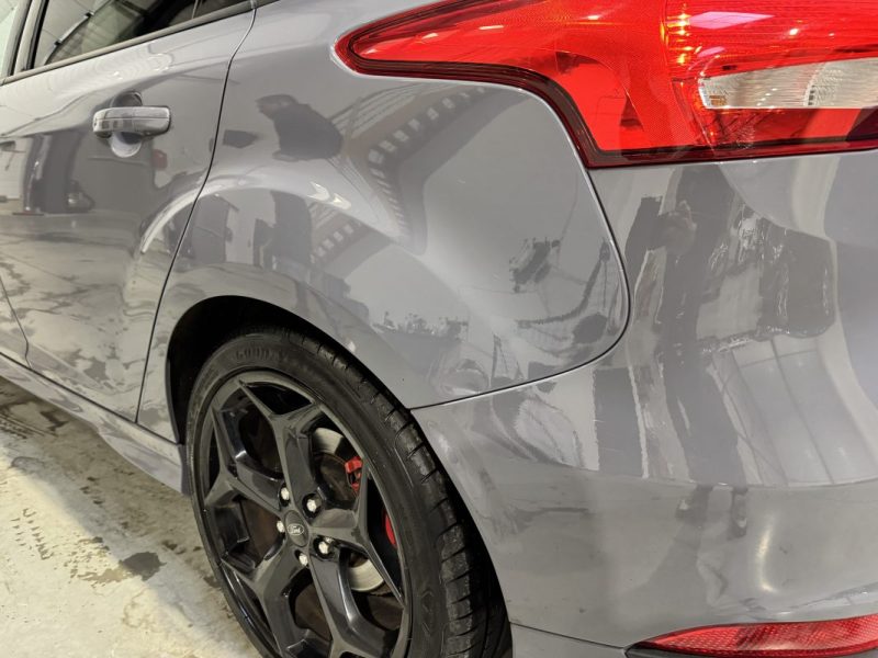 FORD FOCUS ST 2.0 ECOBOOST 250CH - SUIVI D'ENTRETIEN COMPLET 