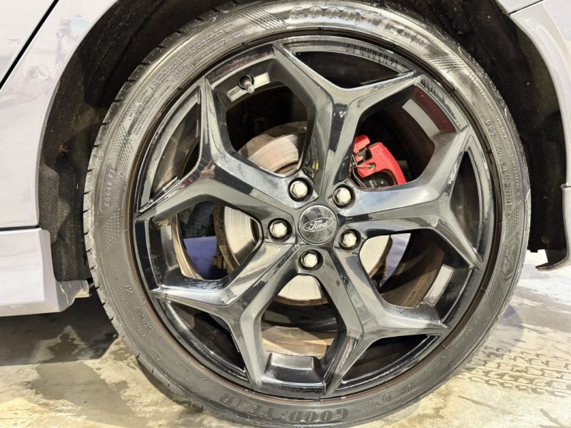 FORD FOCUS ST 2.0 ECOBOOST 250CH - SUIVI D'ENTRETIEN COMPLET 