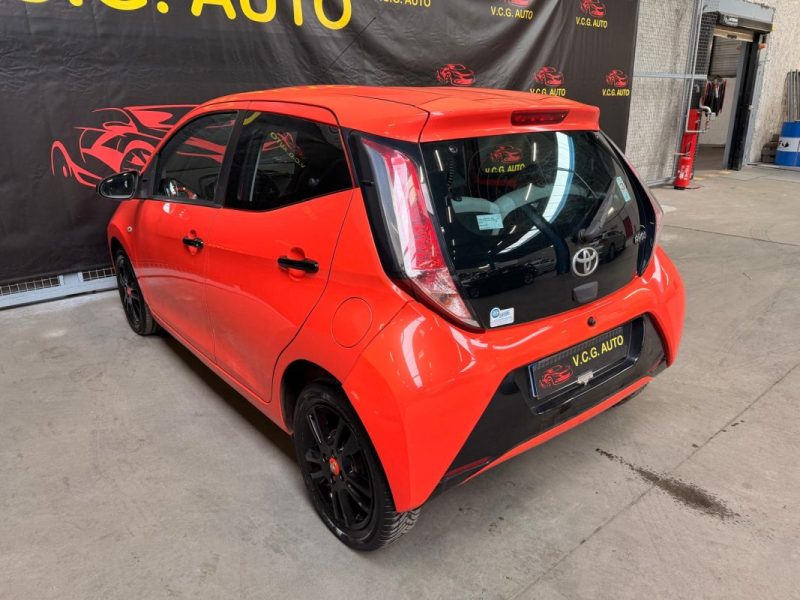 TOYOTA AYGO 1.0 VVT-i 69ch Stop&Start X-Play 