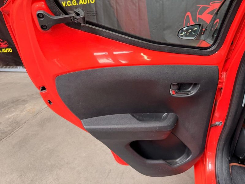 TOYOTA AYGO 1.0 VVT-i 69ch Stop&Start X-Play 