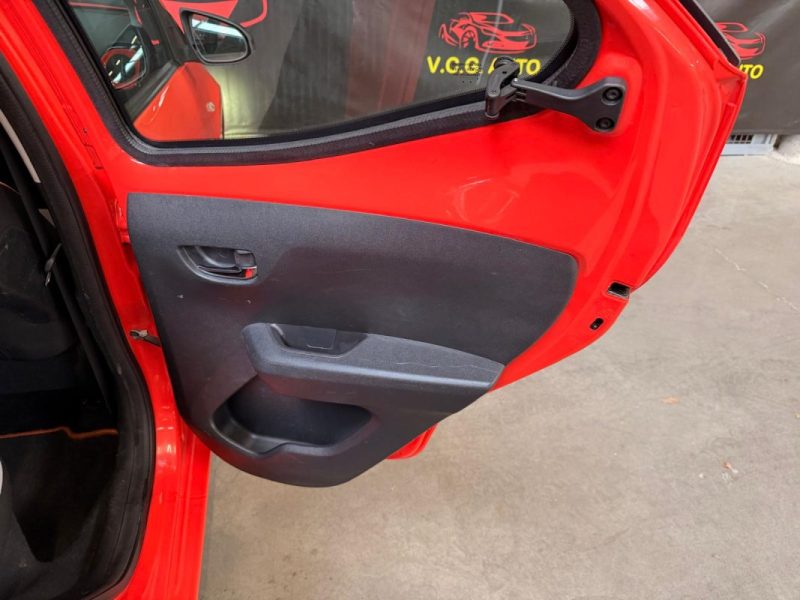 TOYOTA AYGO 1.0 VVT-i 69ch Stop&Start X-Play 