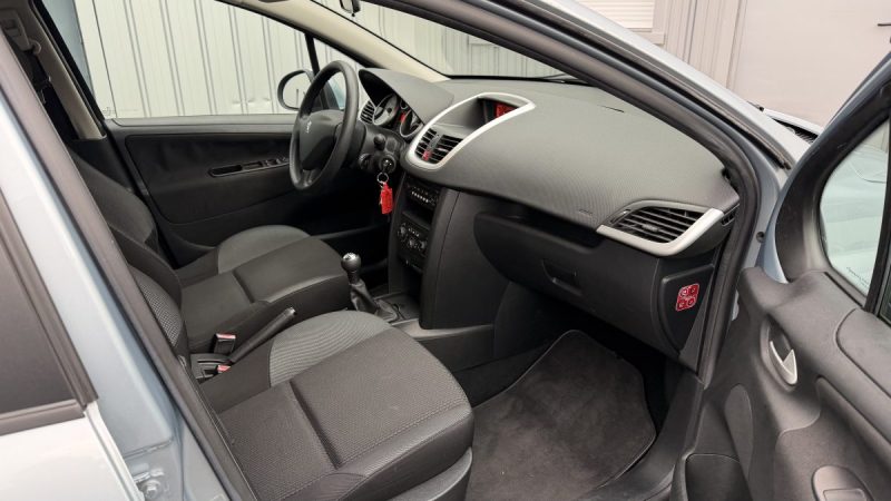 PEUGEOT 207 1.6 HDI 90  Garantie