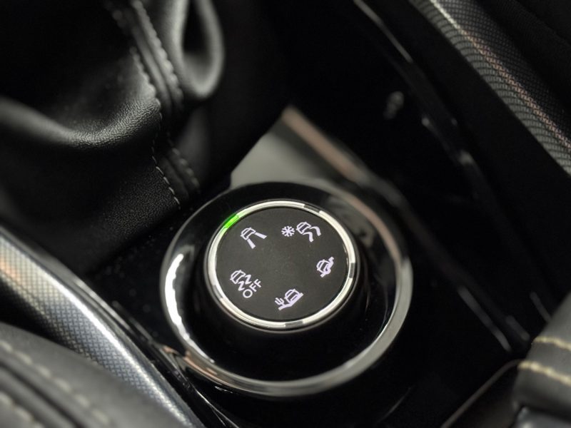 PEUGEOT 2008 1.6 E-HDI 92ch ALLURE GRIP CONTROL 1ERE MAIN GARANTIE 12 MOIS HISTORIQUE COMPLET  🇨🇵