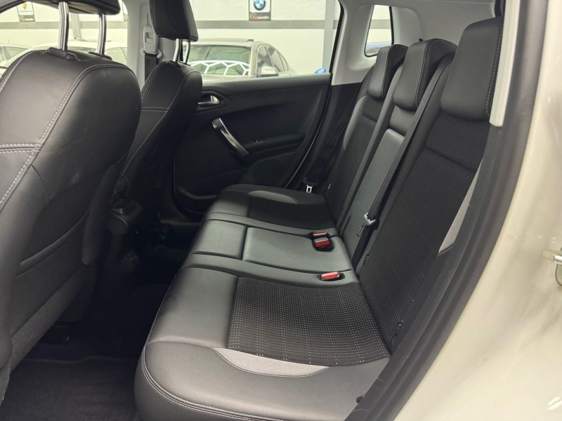 PEUGEOT 2008 1.6 E-HDI 92ch ALLURE GRIP CONTROL 1ERE MAIN GARANTIE 12 MOIS HISTORIQUE COMPLET  🇨🇵