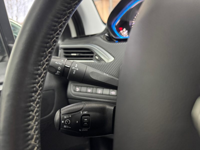 PEUGEOT 2008 1.6 E-HDI 92ch ALLURE GRIP CONTROL 1ERE MAIN GARANTIE 12 MOIS HISTORIQUE COMPLET  🇨🇵