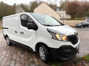 RENAULT TRAFIC L1H1 1.6 DCI 115CH / ATTELAGE / 11500 HT