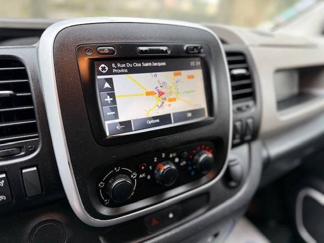 RENAULT TRAFIC L1H1 1.6 DCI 115CH / ATTELAGE / 11500 HT