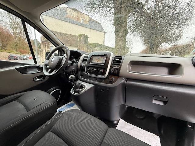 RENAULT TRAFIC L1H1 1.6 DCI 115CH / ATTELAGE / 11500 HT