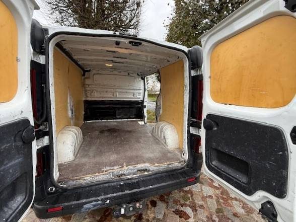 RENAULT TRAFIC L1H1 1.6 DCI 115CH / ATTELAGE / 11500 HT