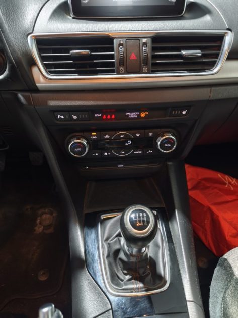 MAZDA MAZDA 3 1.5 105CV SKYACTIV - FINITION DYNAMIQUE - ENTRETIEN A JOUR 1.5 SKYACTIV-D 105 SÉLECTION 2016