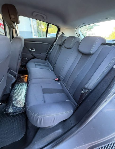 RENAULT MEGANE III 1.9 DCI 130 TOMTOM EDITION 