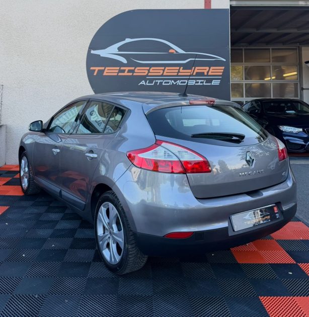 RENAULT MEGANE III 1.9 DCI 130 TOMTOM EDITION 