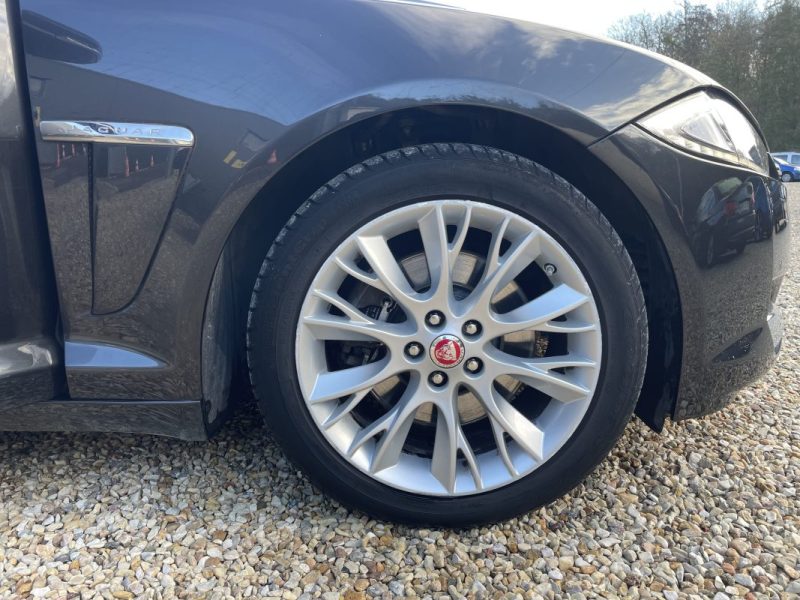 JAGUAR XF 2.2 D 200CH LUXE 2014
