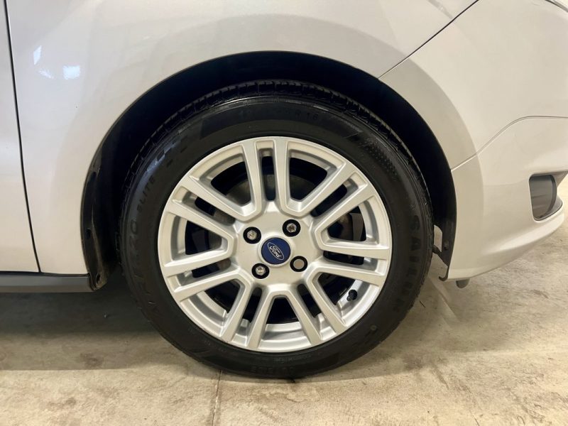 FORD Tourneo Courier 1.0 Ecoboost 100ch Titanium BVM 5 Portes 1ere Main GARANTIE 6 MOIS