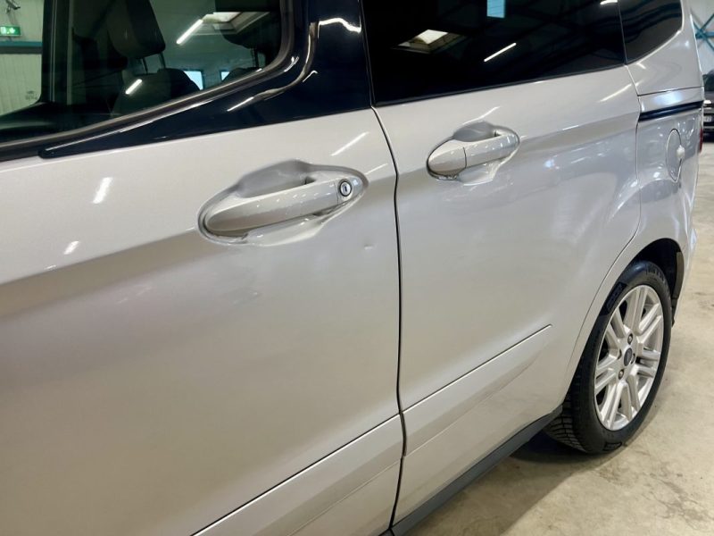 FORD Tourneo Courier 1.0 Ecoboost 100ch Titanium BVM 5 Portes 1ere Main GARANTIE 6 MOIS