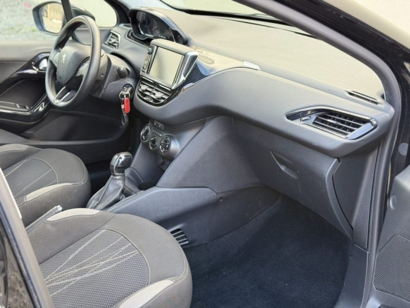 PEUGEOT 208 1.6 E-HDI FAP FÉLINE 5P 92CV 2012 178 000KM 
