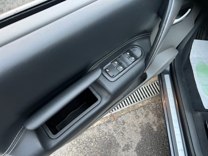 RENAULT SCENIC 2 II PHASE 2 1.9 DCI 120 Cv - FRAIS MECANIQUES A PREVOIR LIRE L ANNONCE