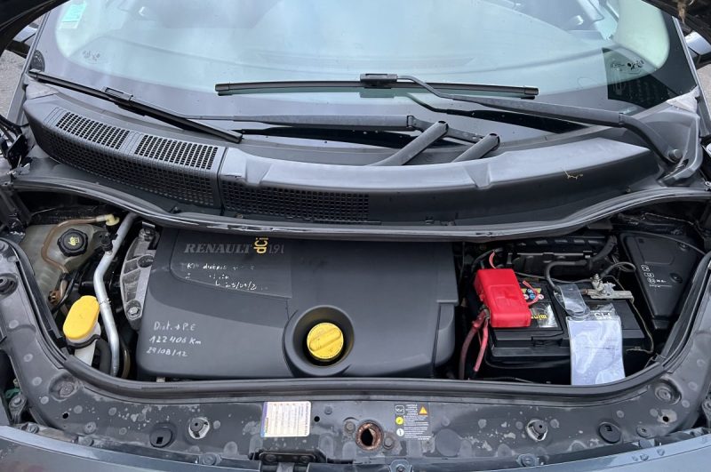 RENAULT SCENIC 2 II PHASE 2 1.9 DCI 120 Cv - FRAIS MECANIQUES A PREVOIR LIRE L ANNONCE