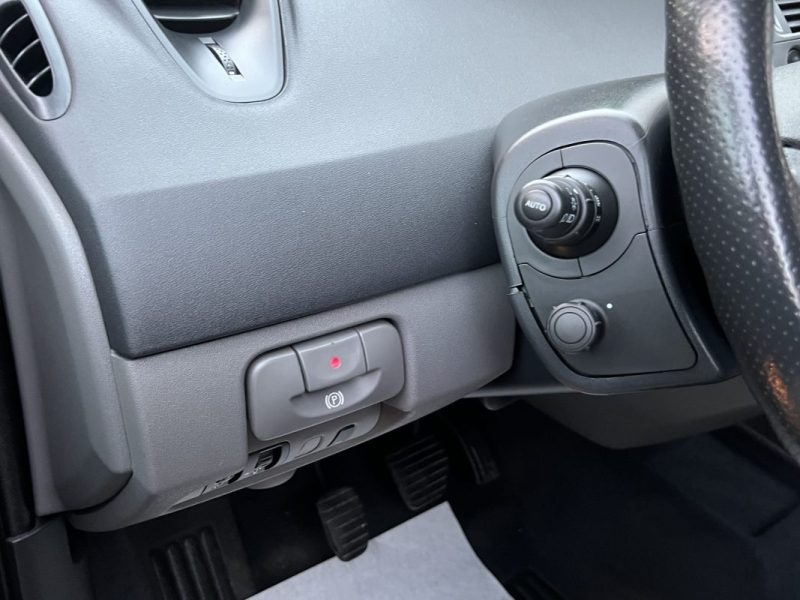 RENAULT SCENIC 2 II PHASE 2 1.9 DCI 120 Cv - FRAIS MECANIQUES A PREVOIR LIRE L ANNONCE