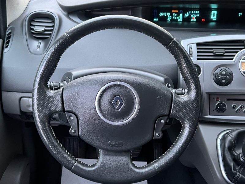 RENAULT SCENIC 2 II PHASE 2 1.9 DCI 120 Cv - FRAIS MECANIQUES A PREVOIR LIRE L ANNONCE