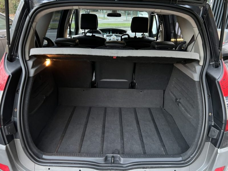 RENAULT SCENIC 2 II PHASE 2 1.9 DCI 120 Cv - FRAIS MECANIQUES A PREVOIR LIRE L ANNONCE